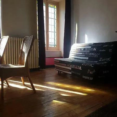 Au Pied De L'aubrac Apartment *