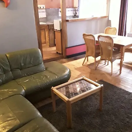 Au Pied De L'aubrac Apartment *